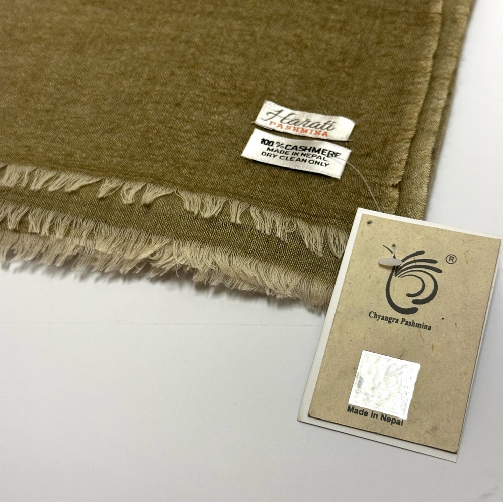 Elate hand woven premium cashmere shawl, made in Nepal . Hand made woven.